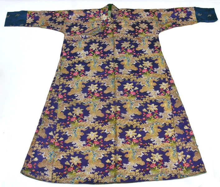 Чуба из шелка, Тибет | Источник: public domain