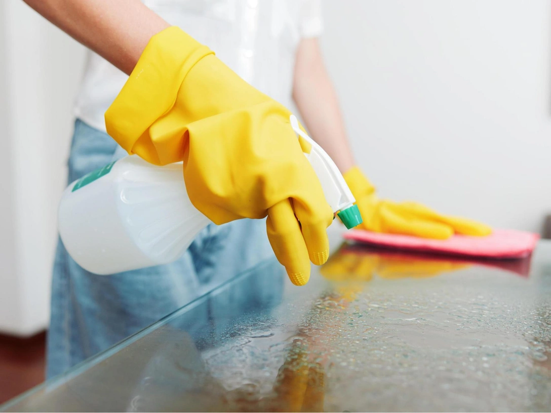 10 мест в доме, где хозяйки чаще всего забывают протереть пыль | marieclaire.ru