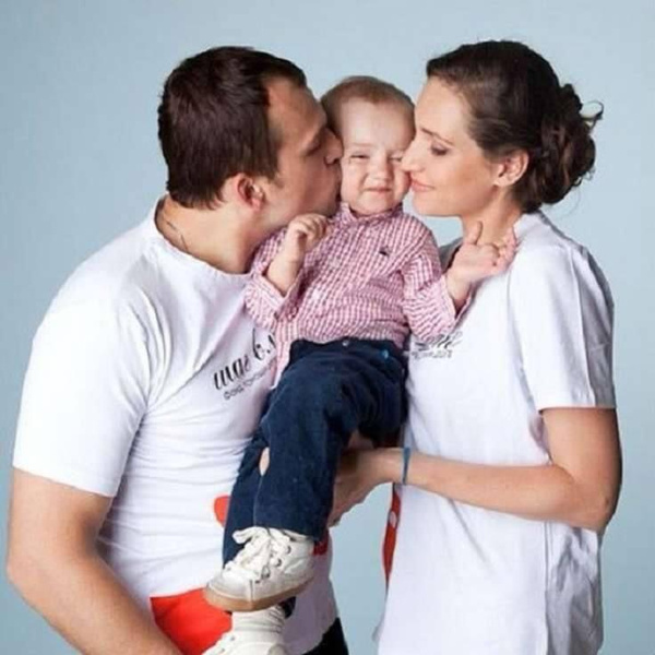Счастливая мама, любимая жена и маленький сын: последние фото умершего Алексея Янина