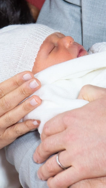 Новорожденный Арчи Маунтбеттен-Виндзор, 8 мая 2019