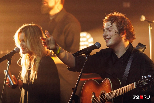 Группа приехала в Тюмень впервые и сразу собрала солдаут | Источник: Ирина Шарова / 72.RU