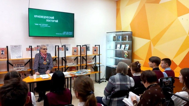 Тамара Федоровна проводит экскурсии для детей и взрослых. На одной из них побывал полномочный представитель президента в СФО Анатолий Серышев | Источник: Управление информационных проектов