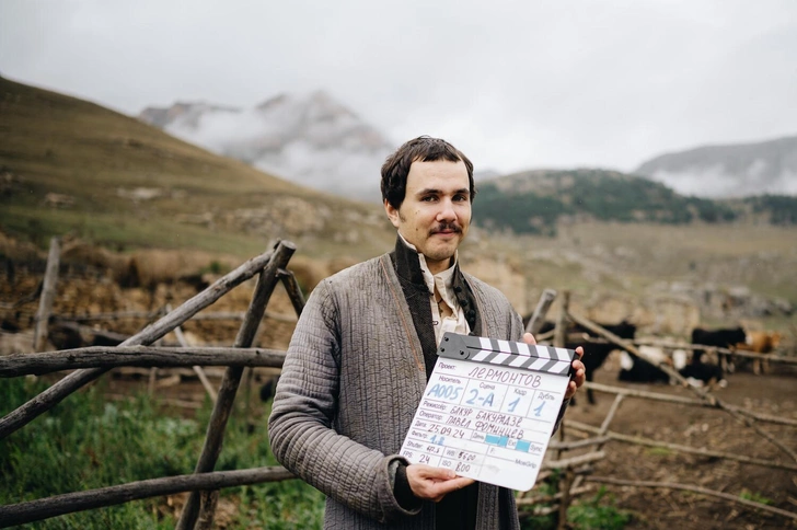 Илья Озолин: что известно об актере, сыгравшем главную роль в фильме «Лермонтов» | parents.ru