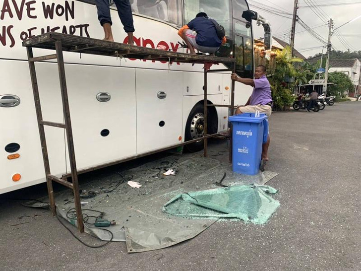 Автобус российской турфирмы в Таиланде обстреляли из рогаток: что известно