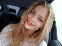 31-летняя звезда сериала «СашаТаня» Алина Ланина ждет первенца