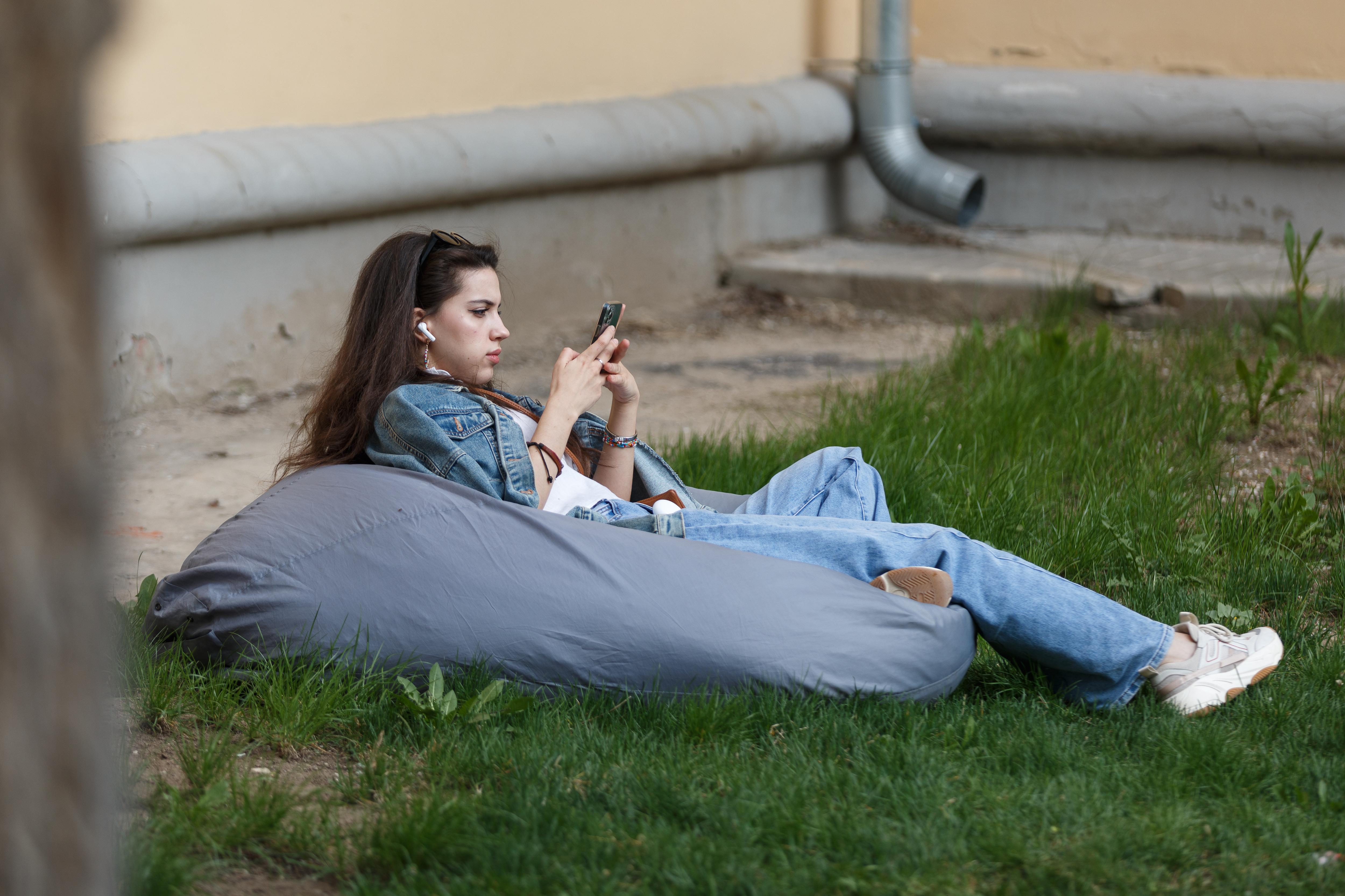 Жители пригорода Волгограда жалуются на сбой в работе мобильного интернета