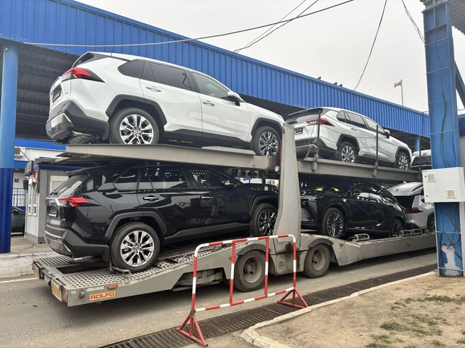 Таможенники отмечают в ноябре 2025 года кратное увеличение потока машин, ввезенных на частных лиц | Источник: Челябинская таможня