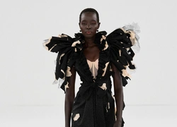 Платья Viktor&Rolf будто обгоревшие любовные письма