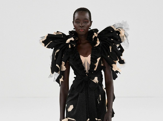 Платья Viktor&Rolf будто обгоревшие любовные письма