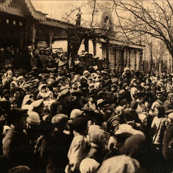 Воспитанники детской трудовой колонии «Красное знамя» (ныне ИК-2) 1 мая 1919 года, Тула | Источник: Государственный архив Тульской области