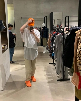 Источник: @leesoohyuk