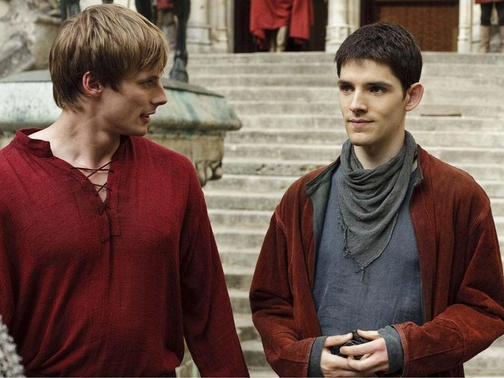 Внушительная часть актерского состава сериала «Мерлин» появлялась в отдельных эпизодах сериала «Доктор Кто». | Источник: Кадр из сериала «Мерлин»