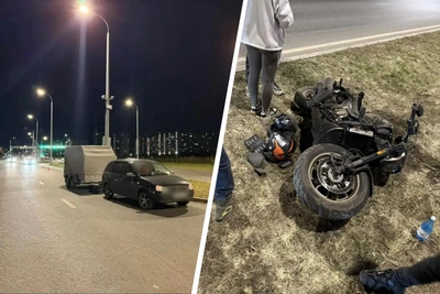 В Оренбурге байкер врезался в «Калину» с прицепом