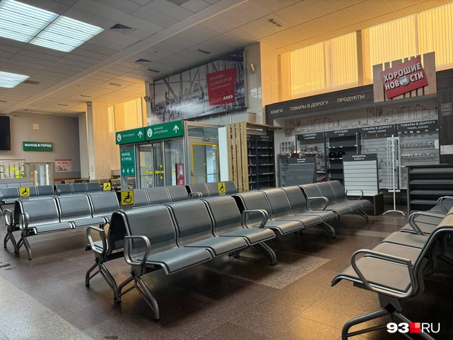 Аэропорт ночью закрывали, хотя он и так работает только в светлое время суток | Источник: Валерия Дульская / 93.RU