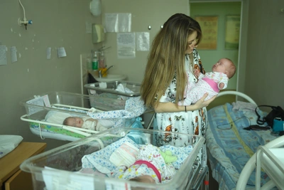 В Кузбассе отменили выплаты за детей, рожденных в праздники