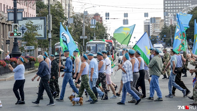 В прошлом году в День ВДВ тоже вводили ограничения движения транспорта | Источник: Наталья Лапцевич
