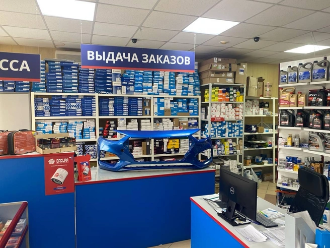 Склад находится при магазине — запчасти, масла и технические жидкости можно забрать сразу после оформления заказа | Источник: «Сеть заппчастей.ру»