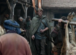 Все о впечатляющих костюмах в сериале «Рыцарь Семи Королевств»: интервью с Лорной Мари Муган