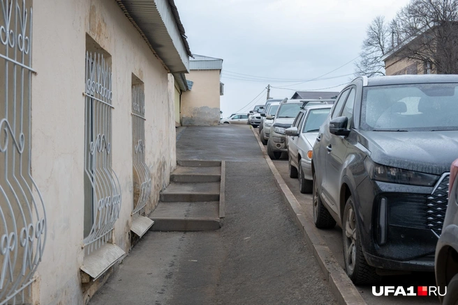 Да, в том числе и припаркованных | Источник: Булат Салихов / UFA1.RU
