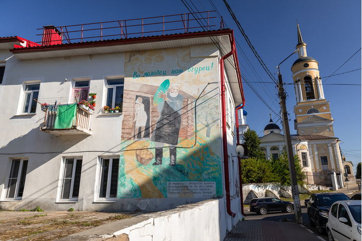 Город, живущий на стенах домов: путешествие в старообрядческий Боровск