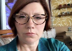 Роза Сябитова тренирует мышцы перед интимной пластикой