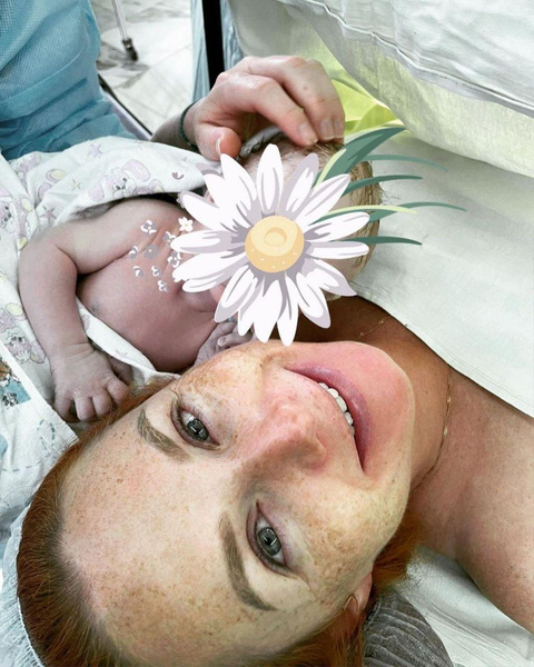 Рыженькая из «Тату» стала мамой: первое фото Лены Катиной после родов
