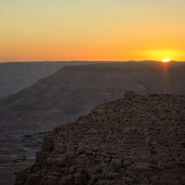 «Городок хоббитов» и подземный дом на 8 семей в пустыне: россиянин рассказал, зачем стоит лететь в Ливию