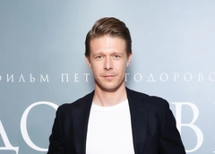 «Клянешься на святых книгах, даешь зароки, обещания»: Никита Ефремов о страданиях из-за зависимости