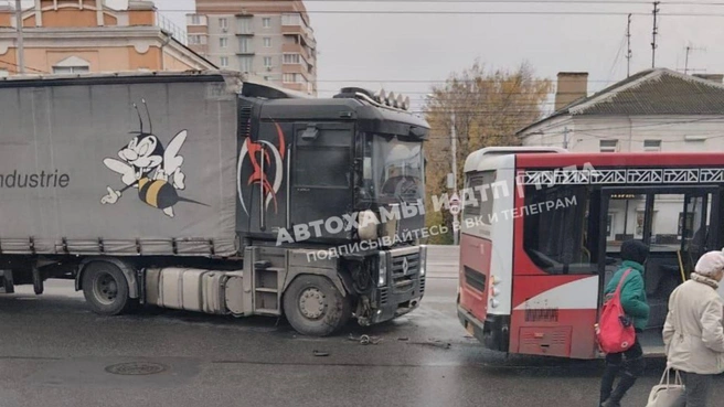 Место ДТП | Источник: Телеграм-канал «Автохамы и ДТП. Тула»
