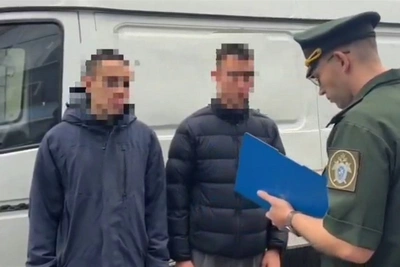 Сахалинские силовики проверили новых россиян в автосервисах