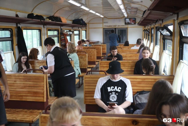 Пассажиров достаточно, но поезда достаточно свободные | Источник: Роман Данилкин / 63.RU
