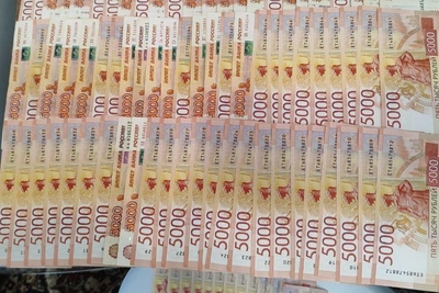 Карманник похитил 3 млн рублей у иркутянки, обманутой аферистами