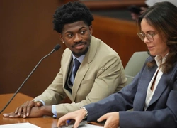 Суд направил рэпера Lil Nas X на психиатрическое лечение: условия снятия обвинений