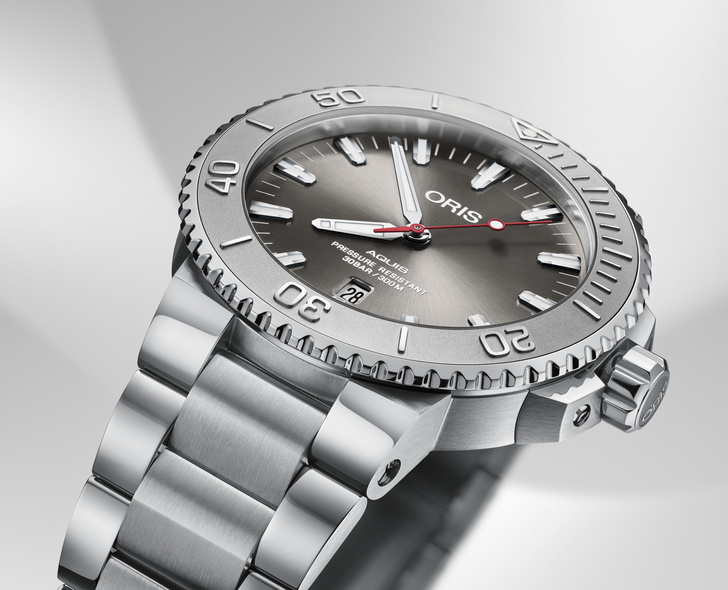 Фото №1 - Компания Oris представляет высококлассные дайверские часы Oris Aquis Date Relief