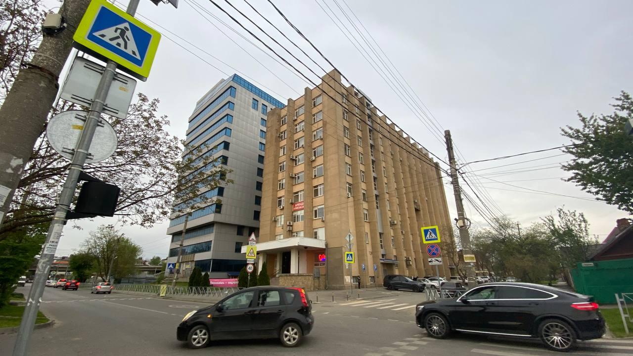 Двое подростков разбились насмерть в центре Краснодара. Парень был в розыске из-за убийства матери