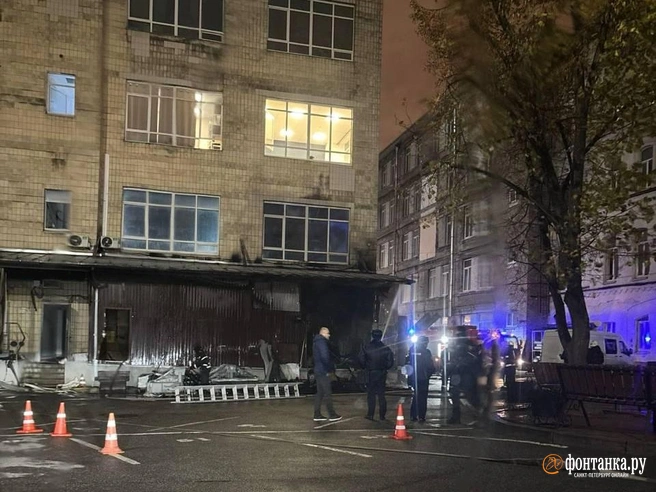 Пожар на территории «Лениздата» потушен. Рассказываем, что горело | Источник: «Фонтанка.ру»