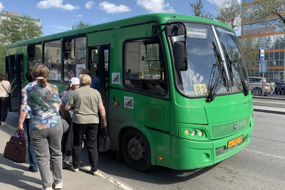 В Екатеринбурге расширили список автобусов с оплатой по геолокации
