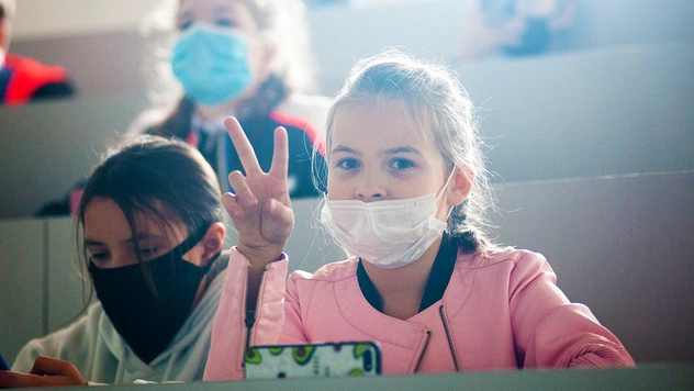 Почему рост заболеваемости ковидом среди детей может быть хорошим сигналом