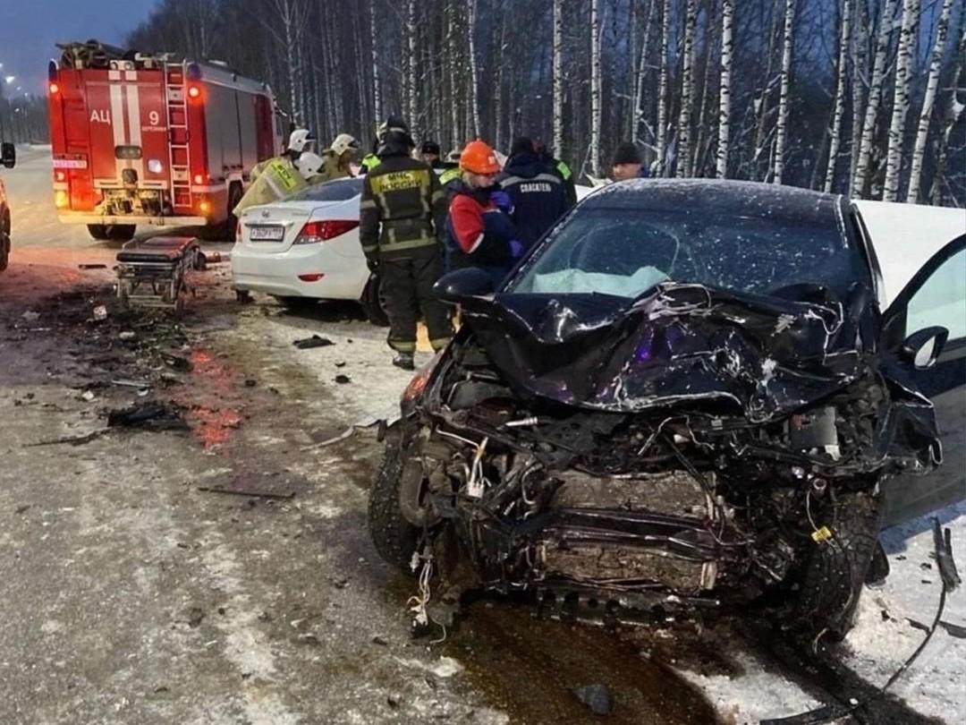 «Мы молимся, мы верим». В Березниках после лобовой аварии в больнице оказались мама и трехмесячный малыш 