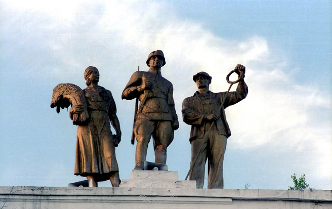 Та самая фотография, 1990-е | Источник: Евгений Епанчинцев