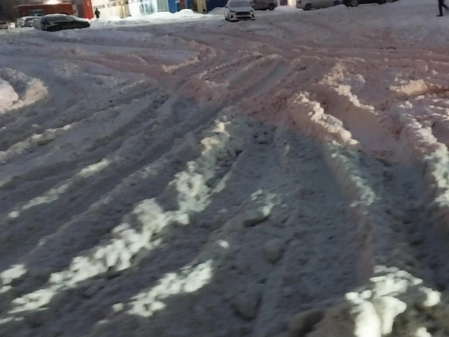 Так выглядят дворы в жилмассиве | Источник: читатели НГС