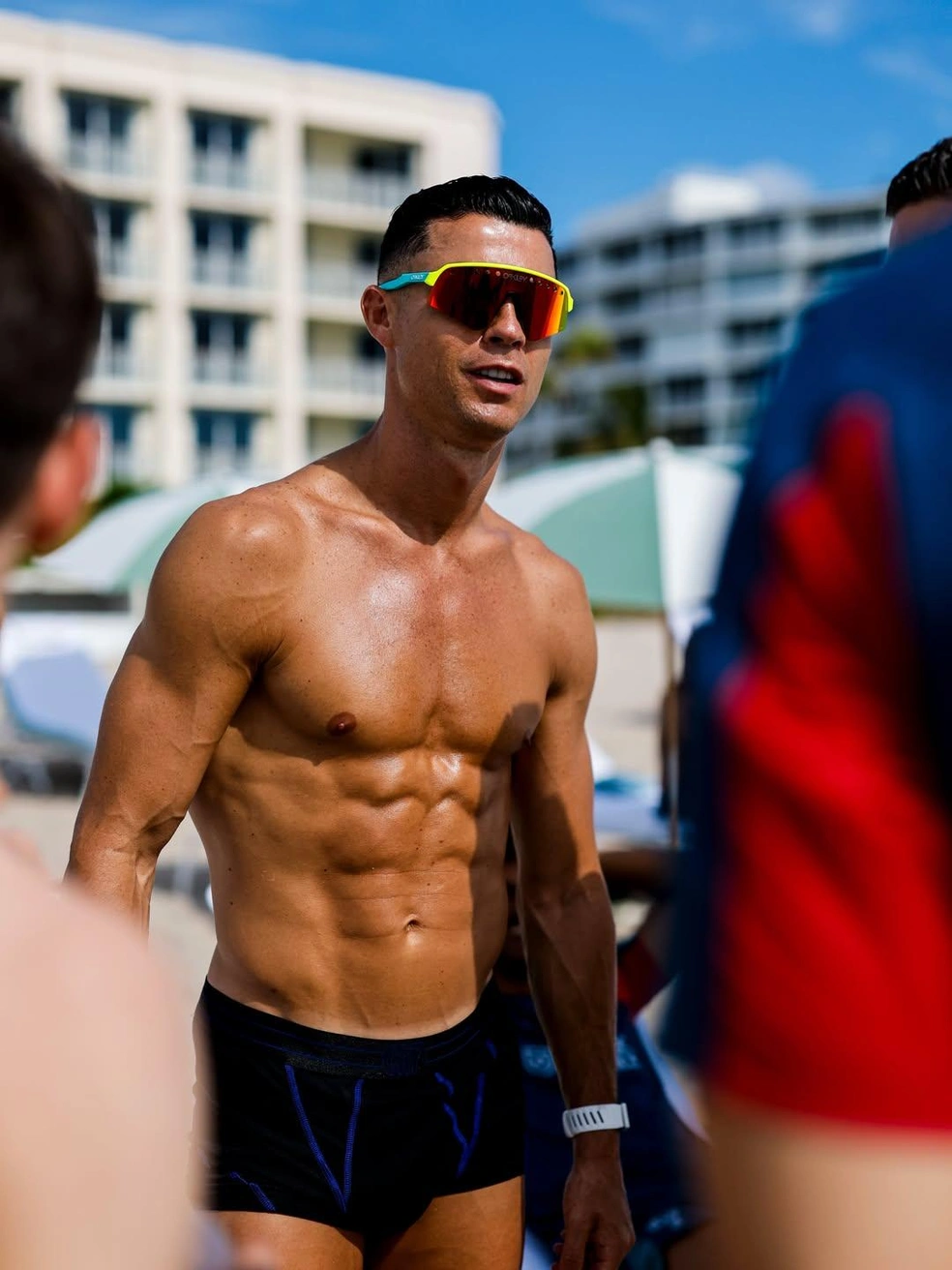 Каждый выход Криштиану привлекает внимание фотографов | Источник: cristiano / Instagram.com (экстремистская организация, деятельность запрещена на территории РФ)