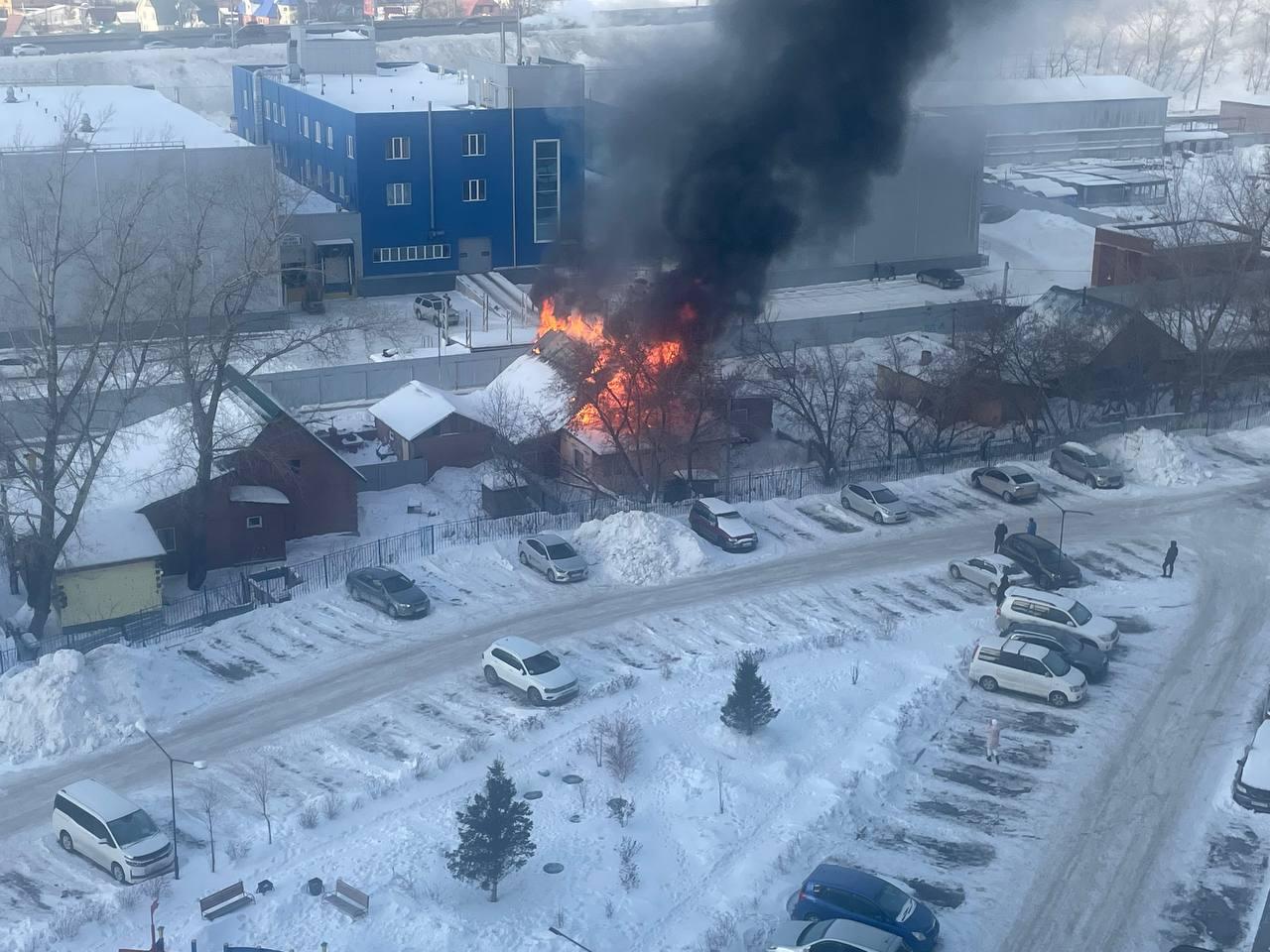 Пожар в Новосибирске, что горит у Димитровского моста - 16 января 2024 -  НГС.ру