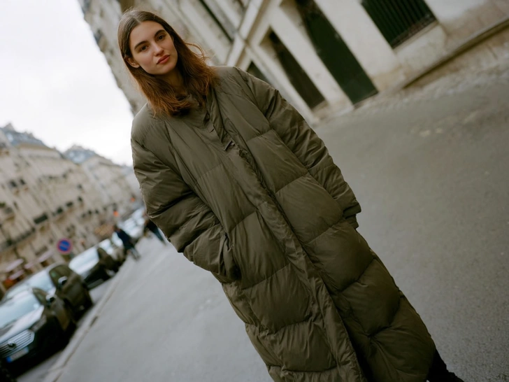 немодные пуховики, пуховик на зиму, пуховик зима 2026, пуховик женский зима, лучшие пуховики на зиму, тренд пуховиков зима, пуховик зима 2026 мода, пуховик куртка зима | Источник: theDay/higgsfield