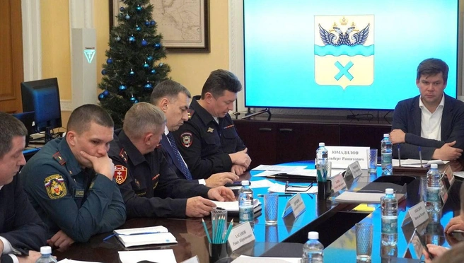 На новогодних праздниках за оренбуржцами будут следить не только полицейские, но и казаки с ЧОПовцами | Источник: мэрия Оренбурга / t.me