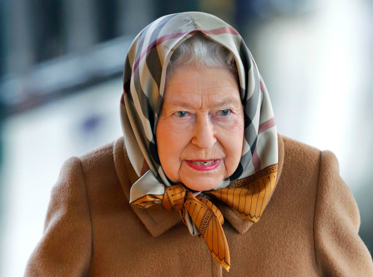 Королева сэкономит деньги налогоплательщиков при ремонте дворца