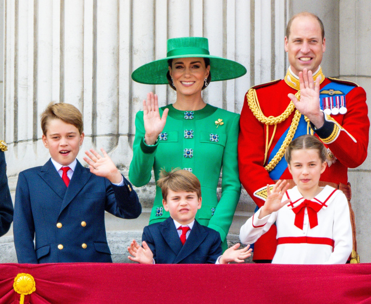 «Они проходят через ад»: личный стилист детей Уильяма и Кейт Миддлтон рассказала, что творится в королевской семье