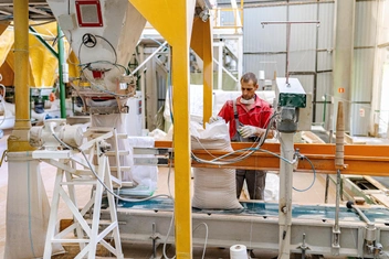 С небольшой мельницы и кредита в девять миллионов рублей | Источник: «Причулымье»