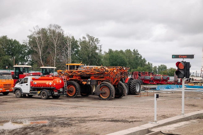 Стороны обсудили возможность сборки в Кузбассе трамваев, автобусов, погрузчиков, тракторов, комбайнов, ратраков и другой техники | 142.ru