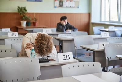 Novosibirsk Residents Debate Education System Over Homework and Tutors